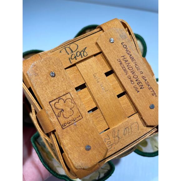 The Longaberger Basket 1999 St. Patrick's Lots of Luck Small Basket Lid Liners - Picture 6 of 10